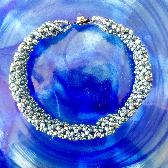 Shades of Blue Bead Sead Bracelet - Picture 6 of 8